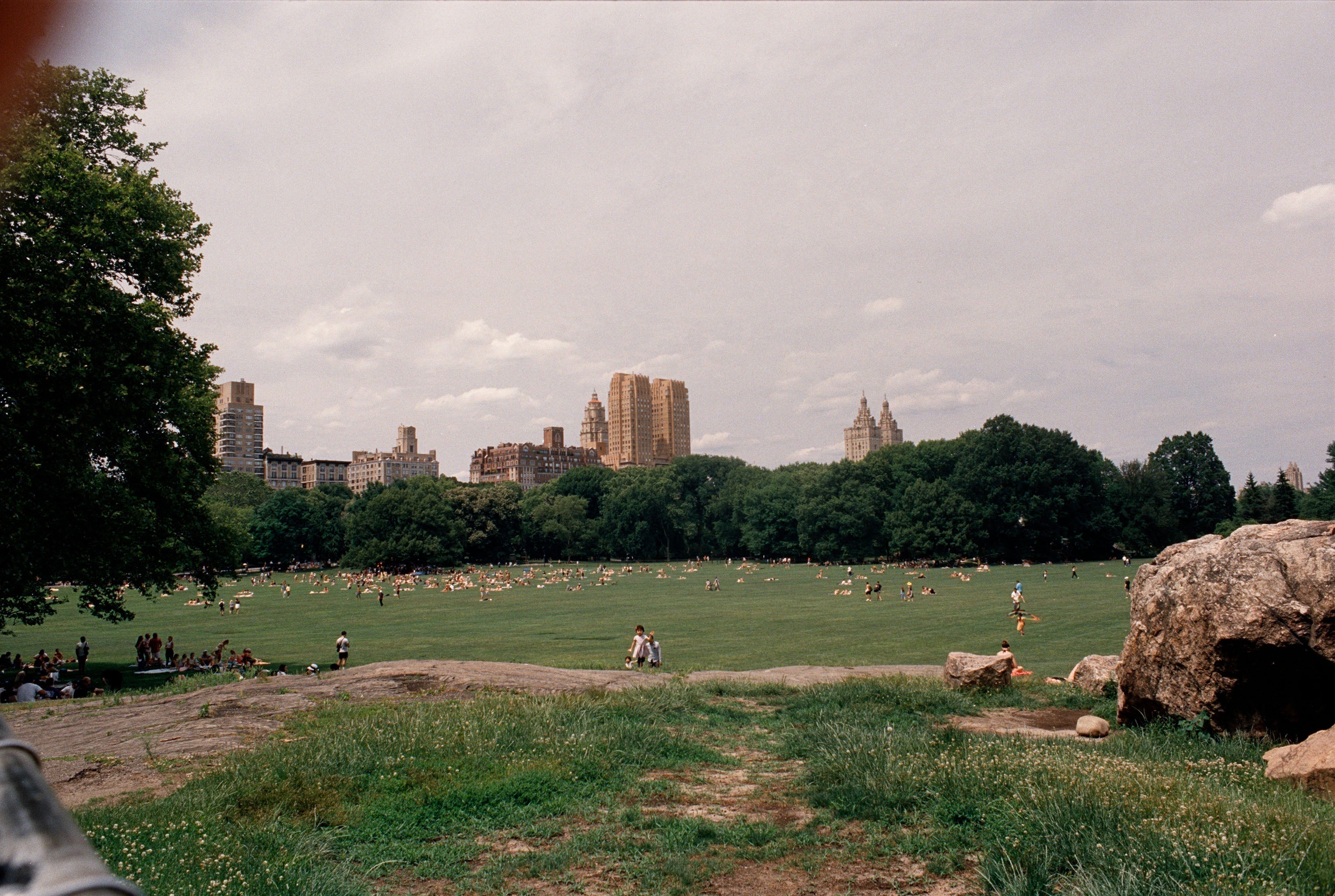 Superior resolution thanks to camera scanning: Insights from a NYC photo lab