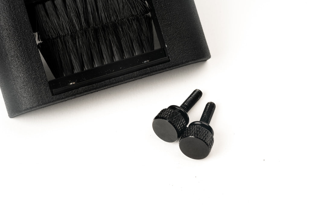 Easy35 Duster with two knobs on a white background.