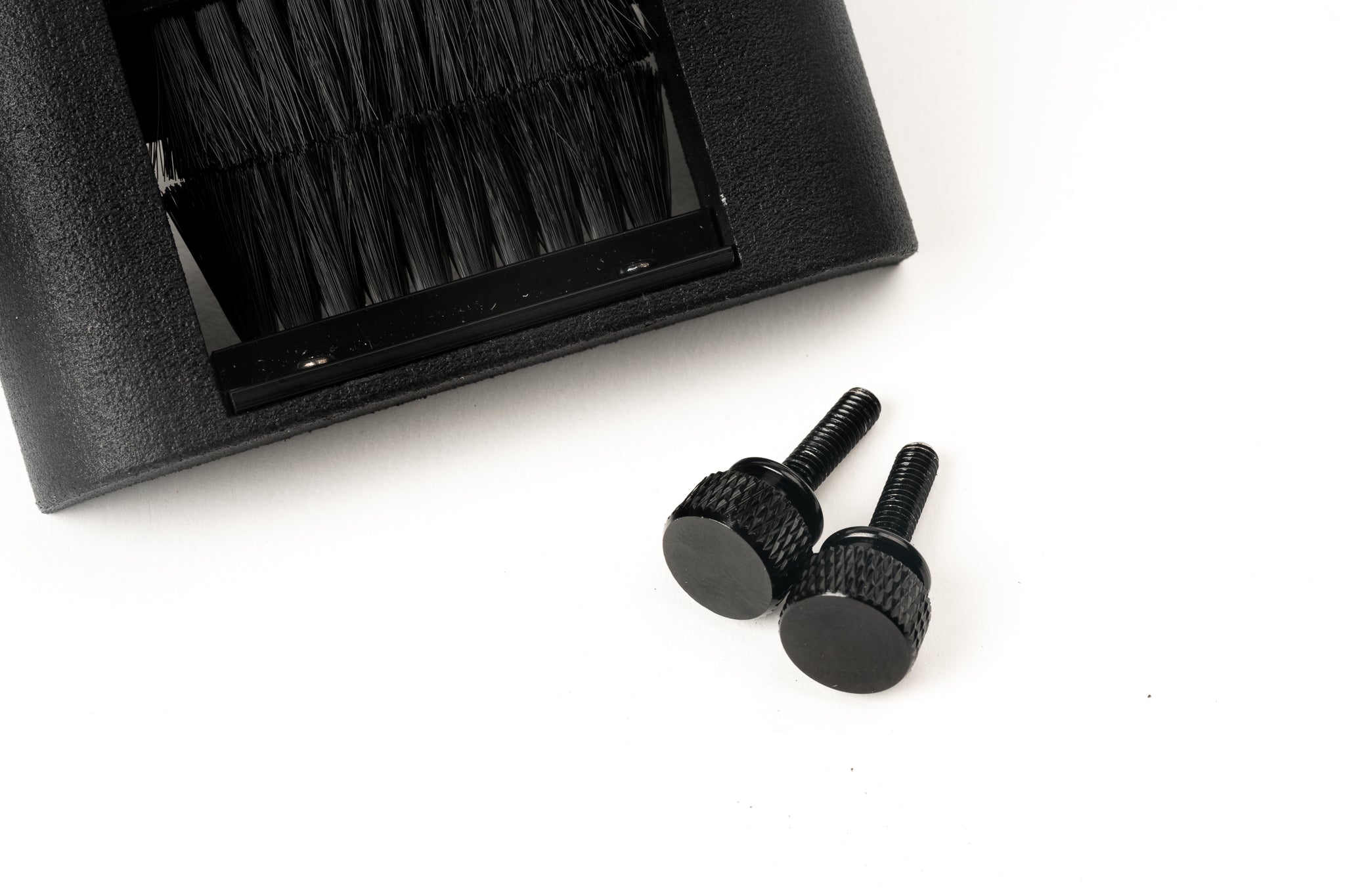 Easy35 Duster with two knobs on a white background.