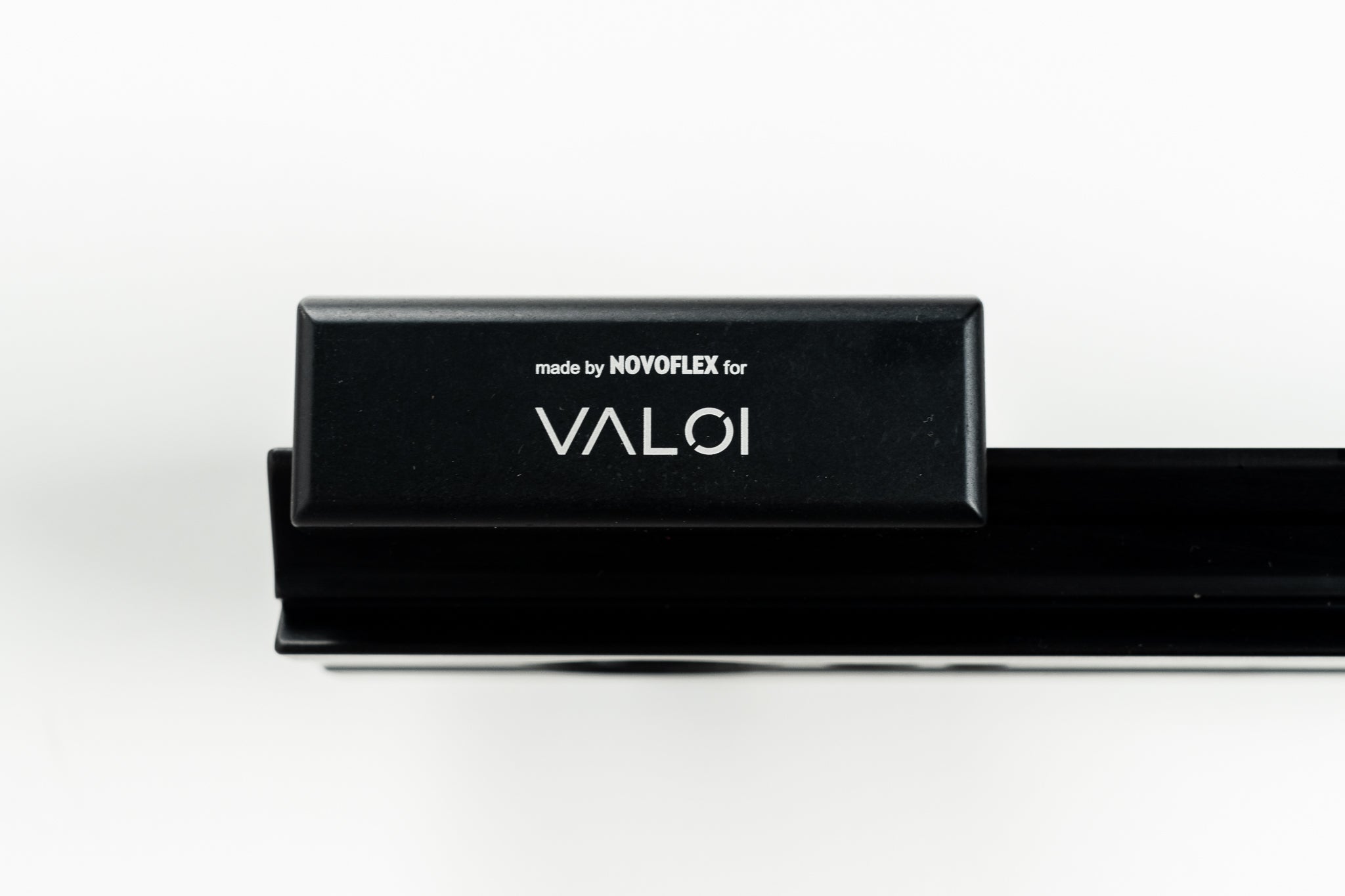 Novoflex Repro 650 close-up with text on a white background.